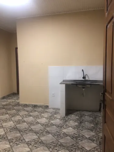 Alugo apartamento Rui Lino