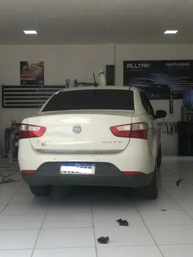 Fiat Grand Siena Essence Dual. 1.6 Flex 16V 2015