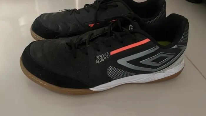 Umbro Pro 5 Club Original - Seminovo - Tamanho 41 - R$230