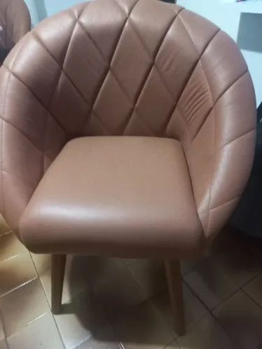 2 cadeiras em corino 200 cada