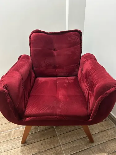 Poltrona Vermelha - 80 × 80 cm