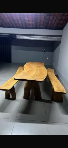 Mesa de madeira rústica
