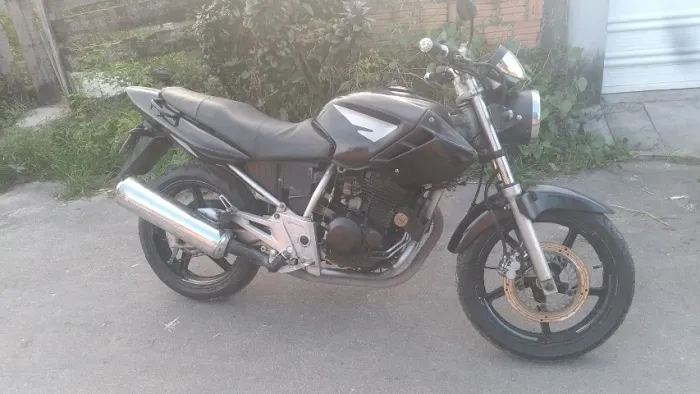 Moto cb 250 em dia troco em outra