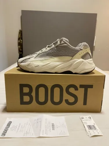 Yeezy 700 Static