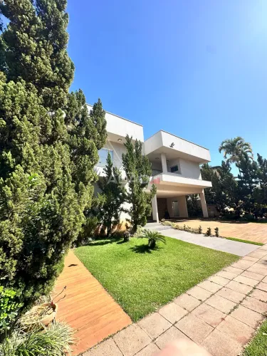 Sobrado Granville Casa em Condomínio com 4 Quarto(s) e 6 banheiro(s) à Venda, 602.00 por R