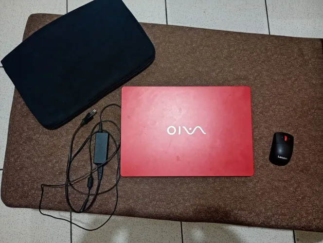 Vendo notebook da vaio muito novo para pessoas exigentes