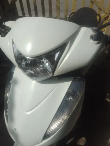 Vendo Honda biz 2013 com roda de liga leve