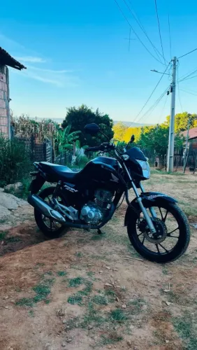 Vendo CG Fan em dias IPVA pago só transferir pro nome,moto sem detalhes,não aceito trocas.