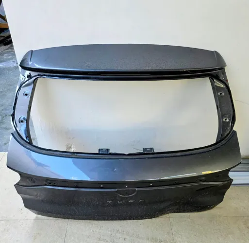 Tampa Traseira Tera Volkswagen 2026