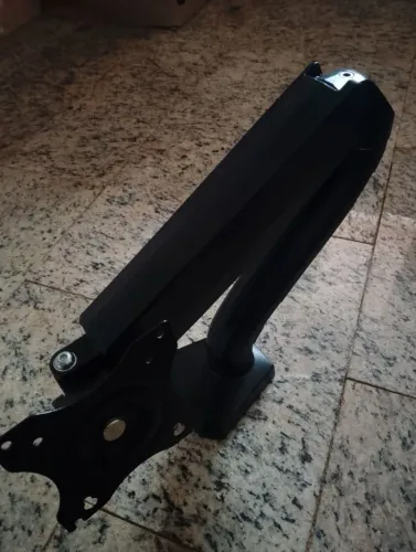 Suporte articulado semi novo com chaves L