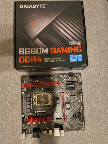 Placa mãe Gigabyte B660m Gaming com defeito