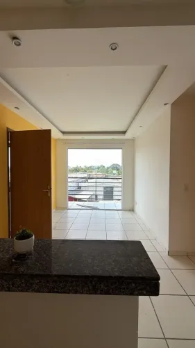 Apartamento na Ilhas do Atlântico para aluguel possui 60 metros quadrados com 3 quartos