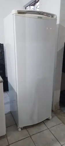 Freezer vertical. 