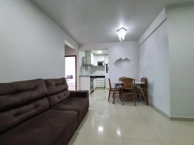 Alugo excelente apartamento na Qe 40