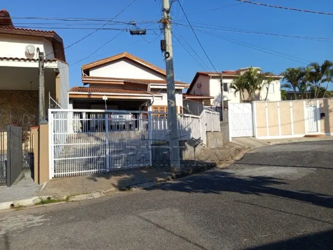 SOBRADO COM 4 DOMRS SENDO 1 SIMPLES COM HIDRO E 1 MASTER; PAGLIATO; SOROCABA; LESTE