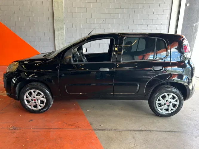 Fiat Uno Attractive 1.0 EVO Fire Flex 8V 5P 2021