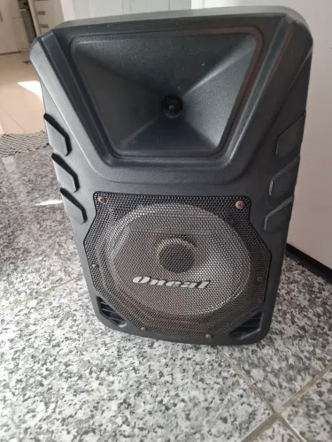 Cx de Som com Bluetooth, entrada pra guitarra e microfone, em excelente estado