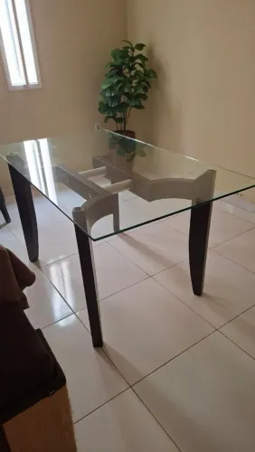 Mesa de jantar tampo de vidro