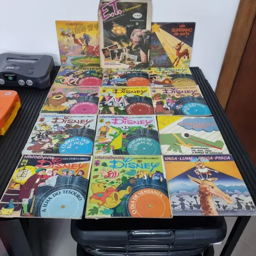 Lote de historinha com livro e disco da Disney retro