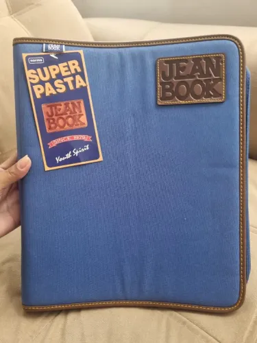 Fichário da marca Jean Book na cor azul