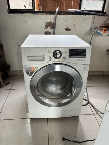 Máquina de lavar roupa e secar LG 10,2kg/6kg