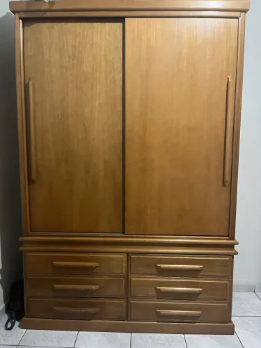 Guarda roupa - Madeira Maciça