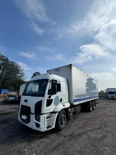 Ford cargo 2429 6x2 truck baú de alumínio 8,50 MT