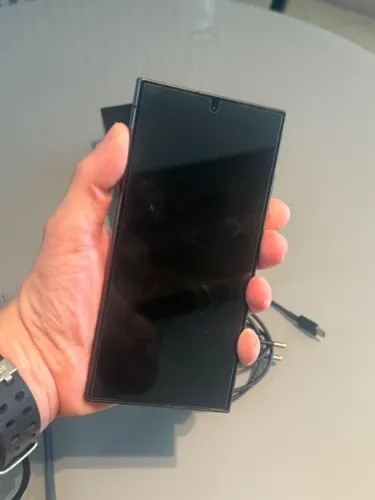 Samsung Galaxy S24 Ultra 256GB / 12GB RAM - Semi-novo (Estado de Novo)