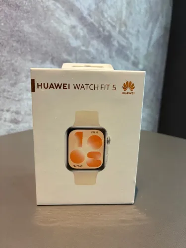 smartwatch Huawei Watch Fit 5 na cor branca