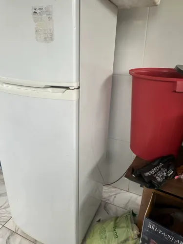 Geladeira semi nova