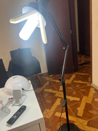 Luminária tripé regulável