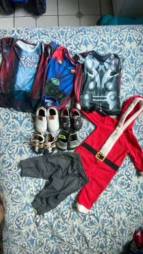 Kit com roupas e sapatos infantil masculino (Tamanhos na descrição)