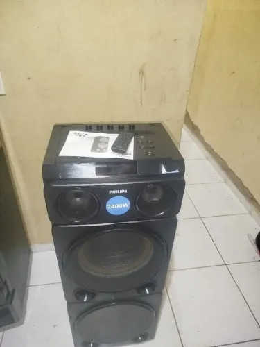 caixa parou de funcionar mais os fones estão novos