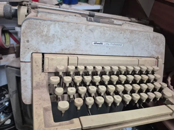 Maquina datilografia  olivetti linha profissional 