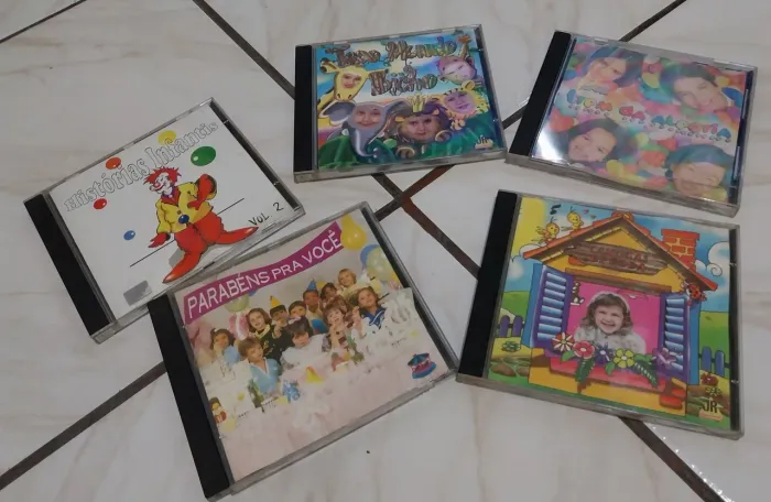 CDs infantis diversos