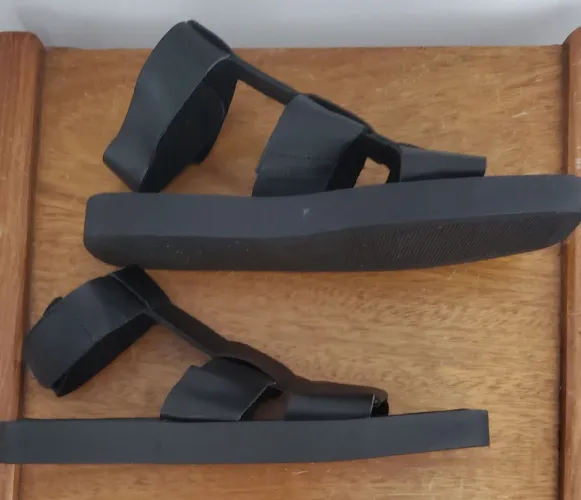 Sandália modelo "gladiador" da Meu Sapato Preto