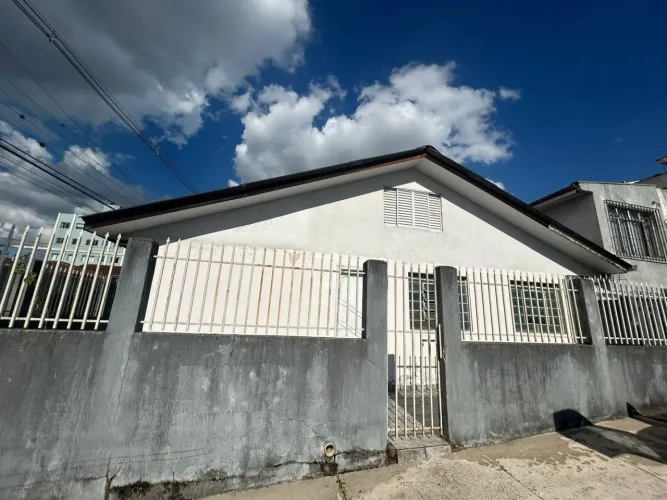 Casa Residencial com 3 quartos para alugar por R$ 1700.00, 110.00 m2 - CENTRO - PONTA GROS