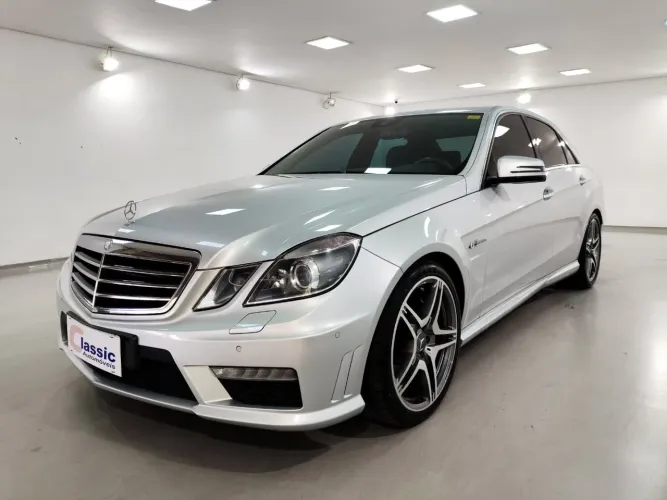 Mercedes-Benz E-63 S AMG 4matic 4.0 V8 612cv 2010