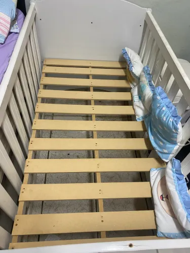 Berço que vira cama