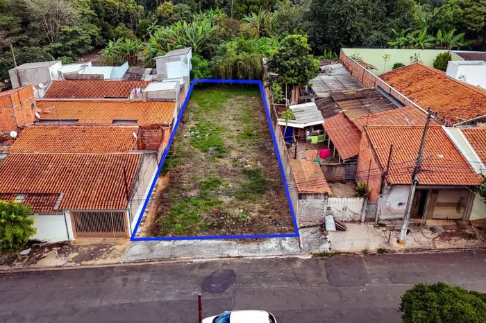 Terreno de 553,54 m² à venda no Jardim Haise Maria, nas proximidades da Avenida Emilio Pac