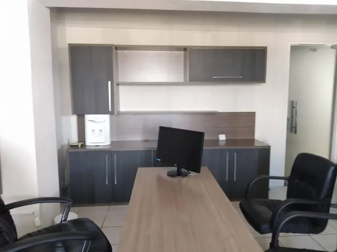 Sala Comercial a venda em Manaíra - SA0107