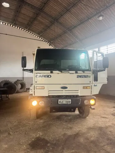Vendo ford cargo cacamba tracada 2632e