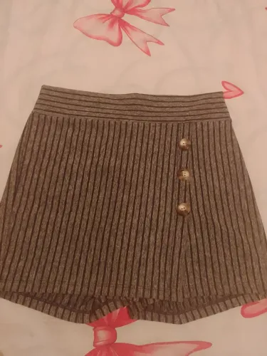 Saia Short Cinza Listrado Deyse Confecções P/M,Ganha Blusa meia estaçãoCouro Oncinha P/M/G