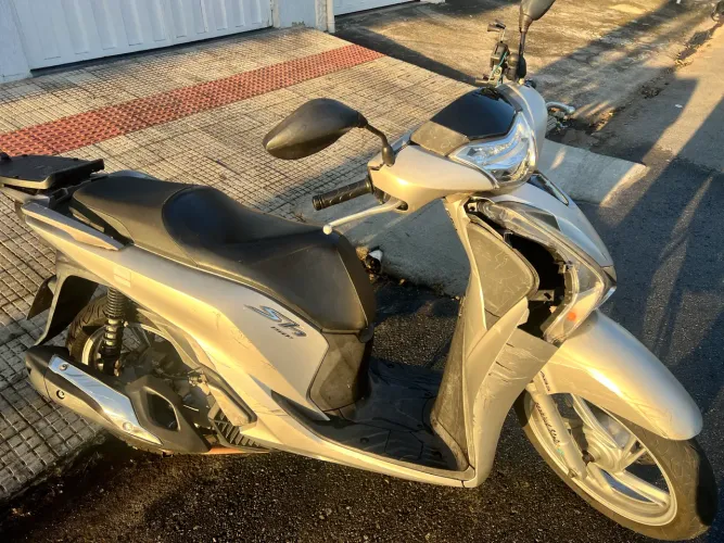 Honda SH 150i ABS - Prata - Muito Econômica e Totalmente Revisada!