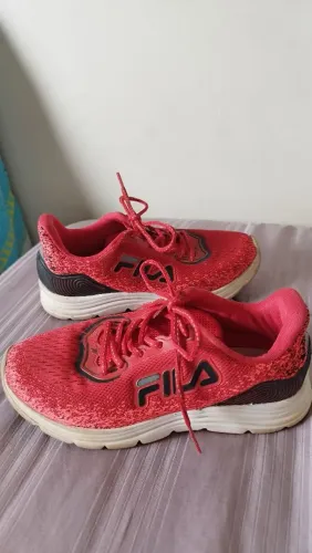 Tênis Fila infantil original. Pouco tempo de uso.