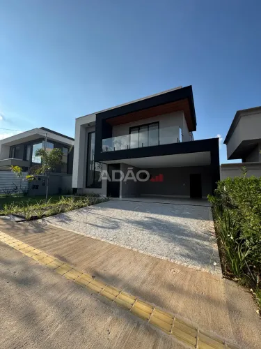 SOBRADO ALTO PADRÃO- VILLAGIO TOSCANA Casa em Condomínio com 4 Quarto(s) e 5 banheiro(s) à