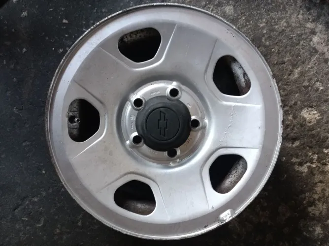 Roda aro 15 GM s10 com calota
