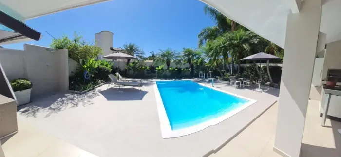 Casa na Praia Brava / Floripa- 4 dorms ( 2 suítes)