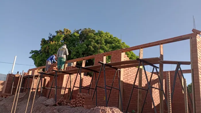 Pedreiro disponível construtor 