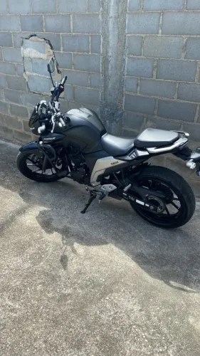 Yamaha FZ25 Fazer 250 2022 | 16.000 km | Muito conservada